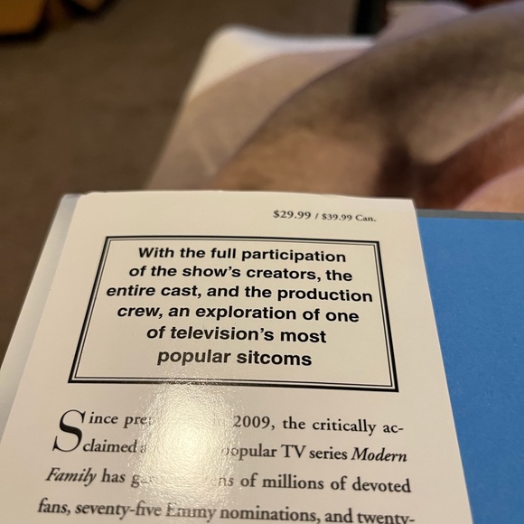 Modern Family tv show book - Picture 2 of 4